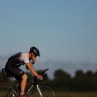 Marcin Smolik ukończył Castle Triathlon Malbork 2026. Fot. maratomania
