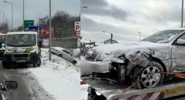 Kolizja na DK 79. Jeden kierowca wpadł do rowu
