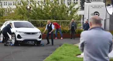 Geely zamiast Jaworzna wybiera Walencję. Hiszpania wygrywa Izerę?