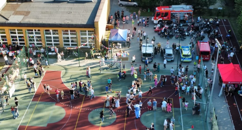 Edukacja, Piknik rodzinny Szkole Podstawowej - zdjęcie, fotografia