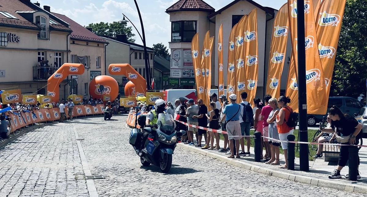 Komunikaty Policja, Jaworzniccy policjanci zabezpieczali Pologne - zdjęcie, fotografia