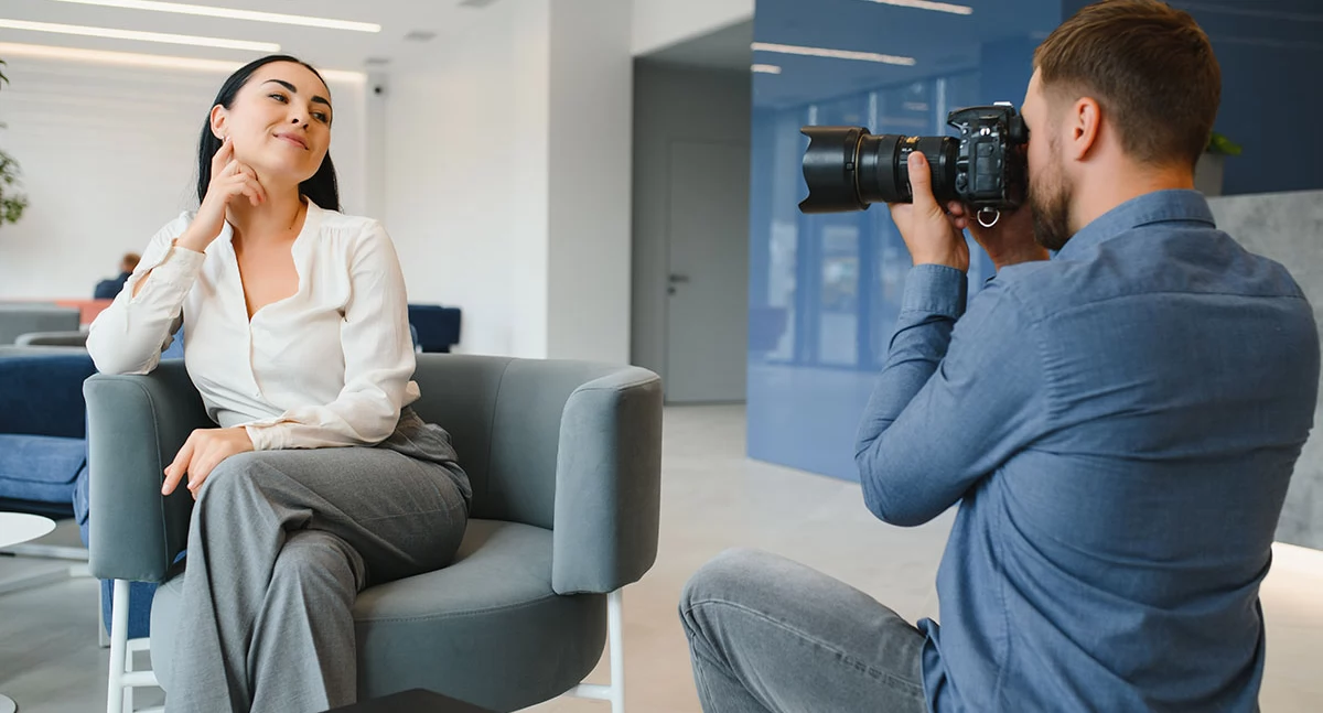 Informator / Materiały zewnętrzne , Fotografia biznesowa dlaczego warto inwestować profesjonalny wizerunek firmy - zdjęcie, fotografia