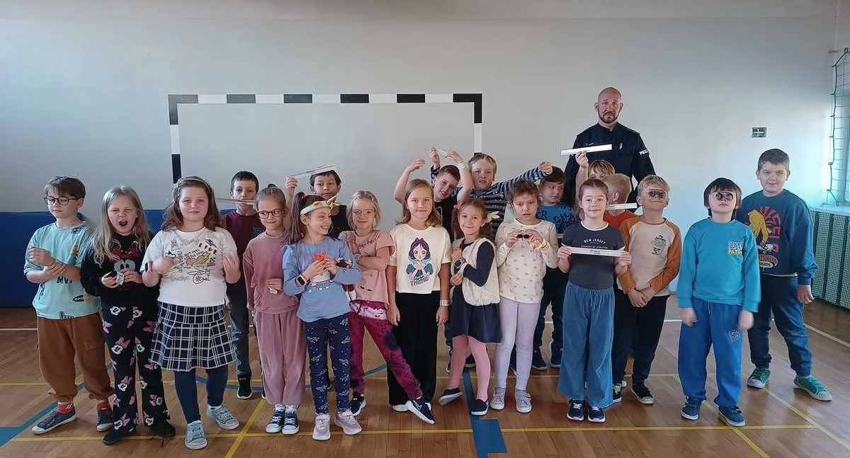 Komunikaty Policja, Policja promowała noszenie odblasków - zdjęcie, fotografia