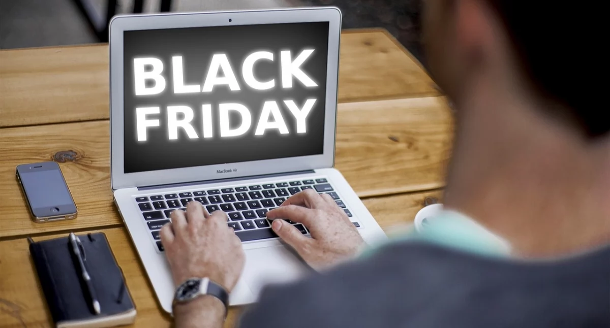 Życie miasta, Black Friday Cyber Monday korzystacie promocji - zdjęcie, fotografia