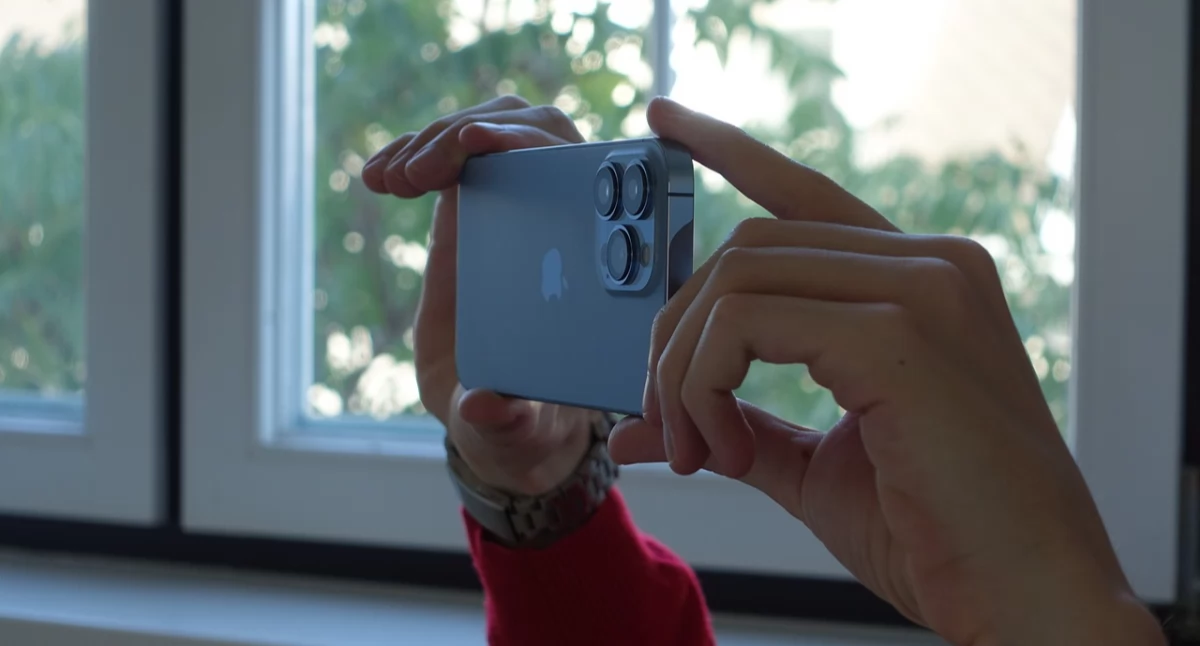 Informator / Materiały zewnętrzne , Mały mocny używany iPhone - zdjęcie, fotografia