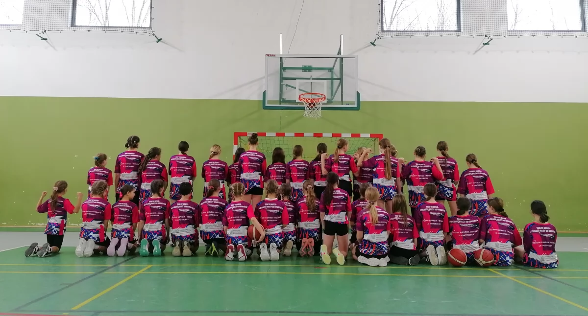 Sporty inne, Orzeł Jaworzno zorganizował ligę piłki koszykowej dziewcząt jaworznickich szkół podstawowych - zdjęcie, fotografia