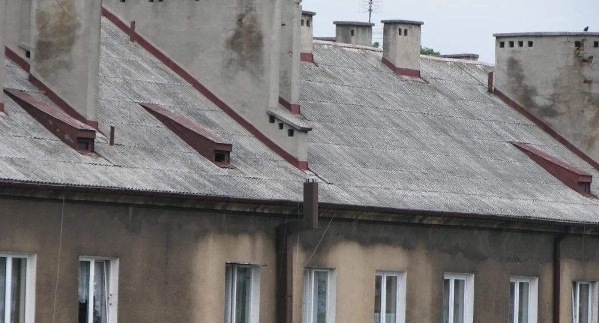 Życie miasta, Dofinansowanie usuwanie azbestu - zdjęcie, fotografia