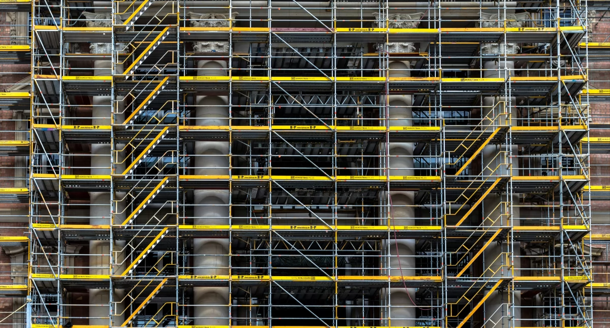 Informator / Materiały zewnętrzne , Żurawie wieżowe mobilne niezbędne placu budowy Dowiedz nieco więcej! - zdjęcie, fotografia