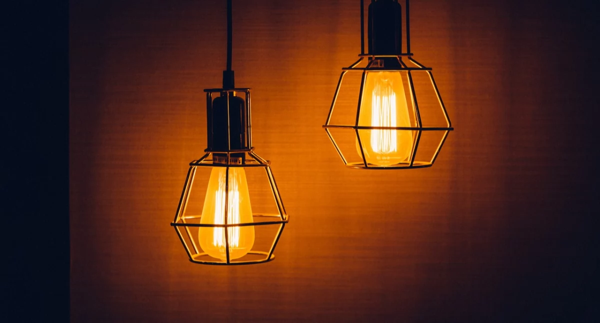 Informator / Materiały zewnętrzne , Trendy oświetleniu które lampy królują nowoczesnych wnętrzach - zdjęcie, fotografia