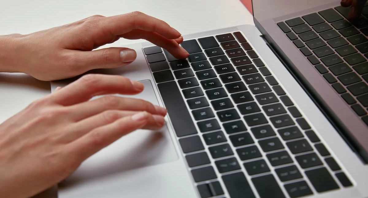 Życie miasta, Darmowe laptopy nauczycieli kolejna edycja programu - zdjęcie, fotografia