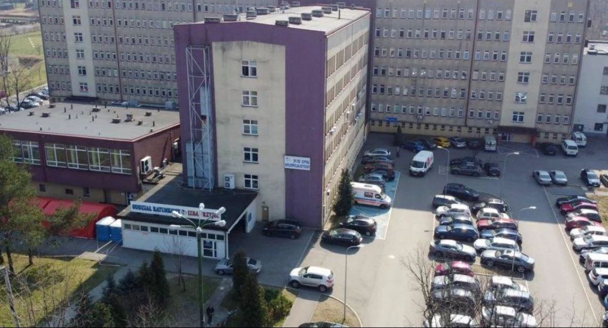 Życie miasta, Fotowoltaika Szpitalu Jaworznie Szpital podsumowuję ostatnie pół - zdjęcie, fotografia