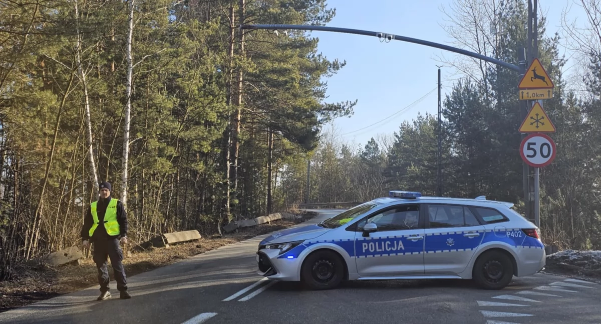 Wypadki drogowe, Wypadek drodze Bukowna trasa zablokowana - zdjęcie, fotografia