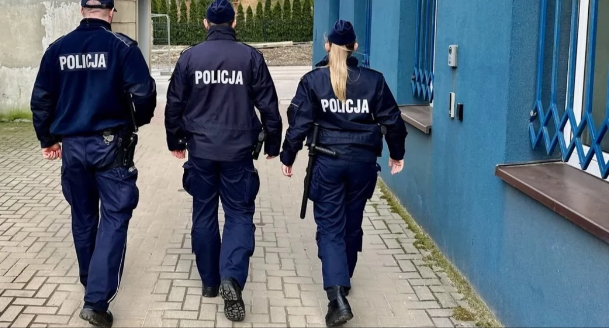 Życie miasta, Próbne testy sprawnościowe policji - zdjęcie, fotografia