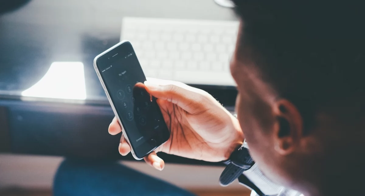 Informator / Materiały zewnętrzne , chronić swój telefon przechowywane - zdjęcie, fotografia