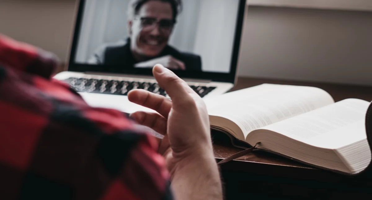 Informator / Materiały zewnętrzne , Zalety pomocy psychologicznej online wsparcia terapeutycznego - zdjęcie, fotografia