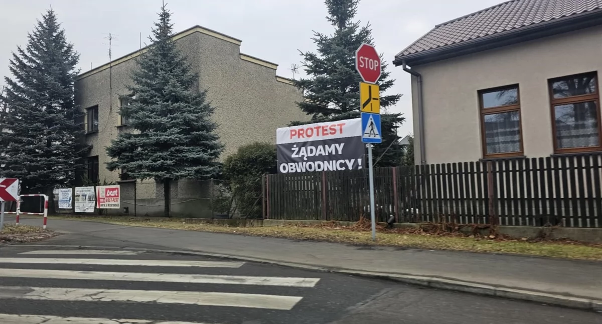 Drogi Jaworzno, Mieszkańcy Góry Piasku żądają obwodnicy Protest ulicy Jaworznickiej - zdjęcie, fotografia