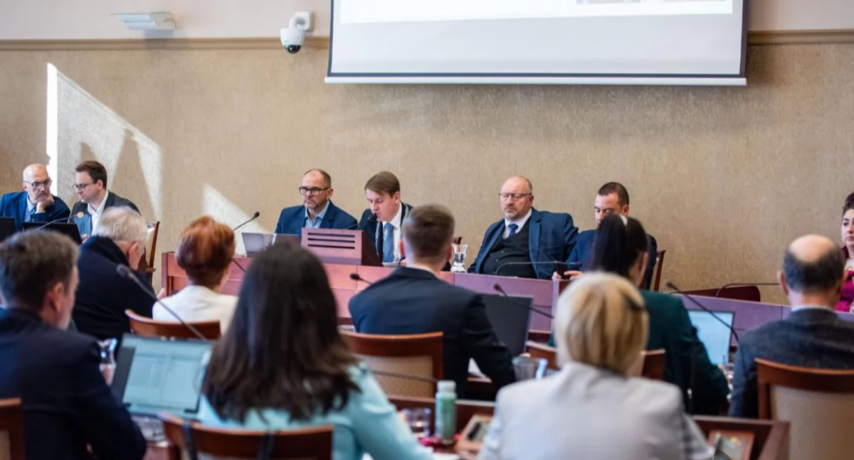Polityka, Sesja Miejskiej marca porządek obrad - zdjęcie, fotografia