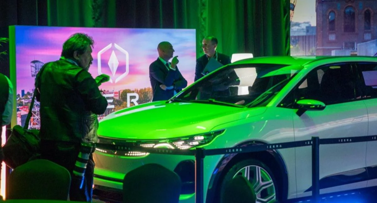Przemysł, Zamiast Izery zwolnienia grupowe ElectroMobility Poland - zdjęcie, fotografia