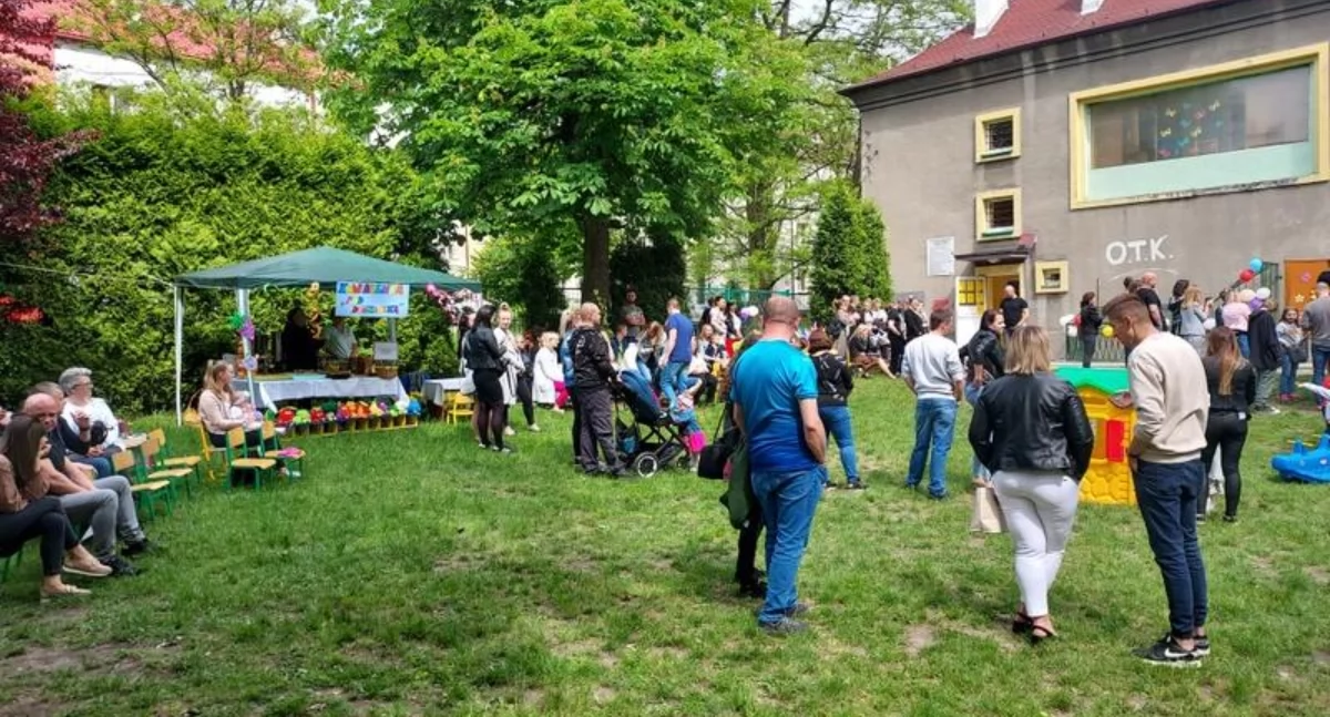 Życie miasta, Piknik Wiosenny weekend centrum Jaworzna - zdjęcie, fotografia