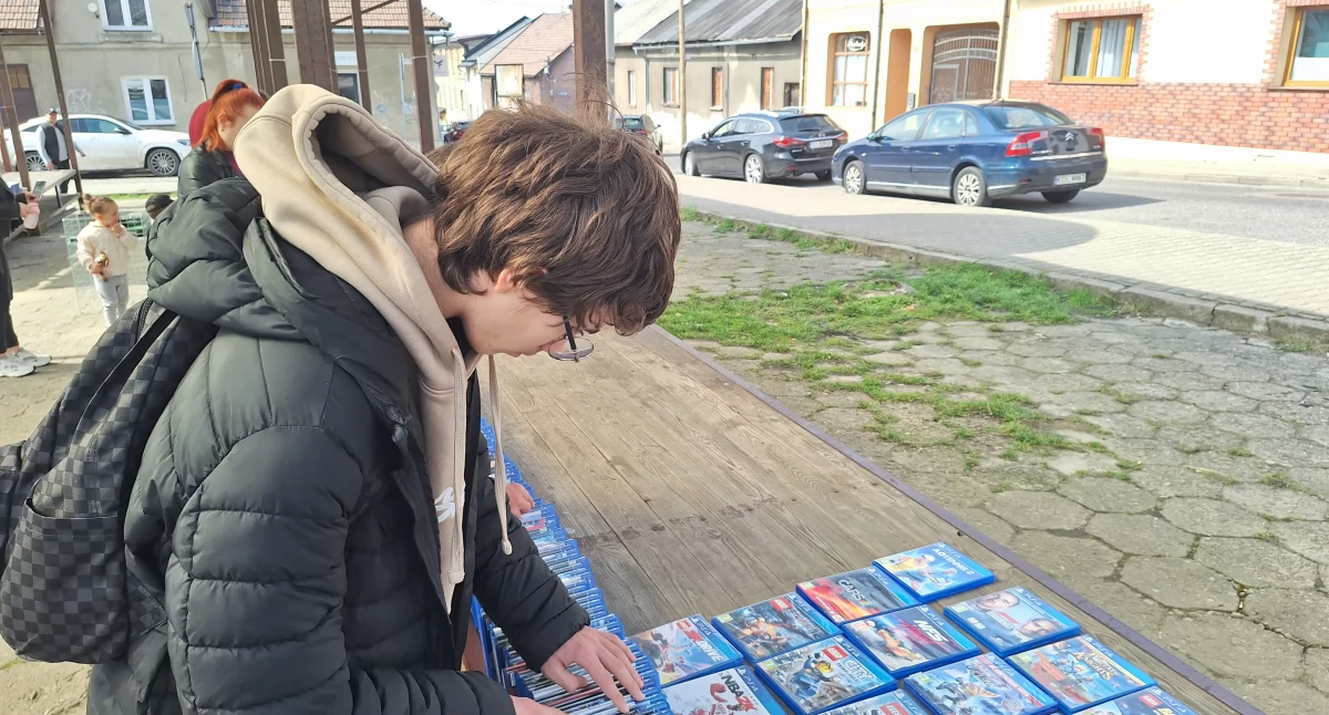 Życie miasta, Targi komputerowych konsole Małym Rynku pierwsza tegoroczna edycja - zdjęcie, fotografia