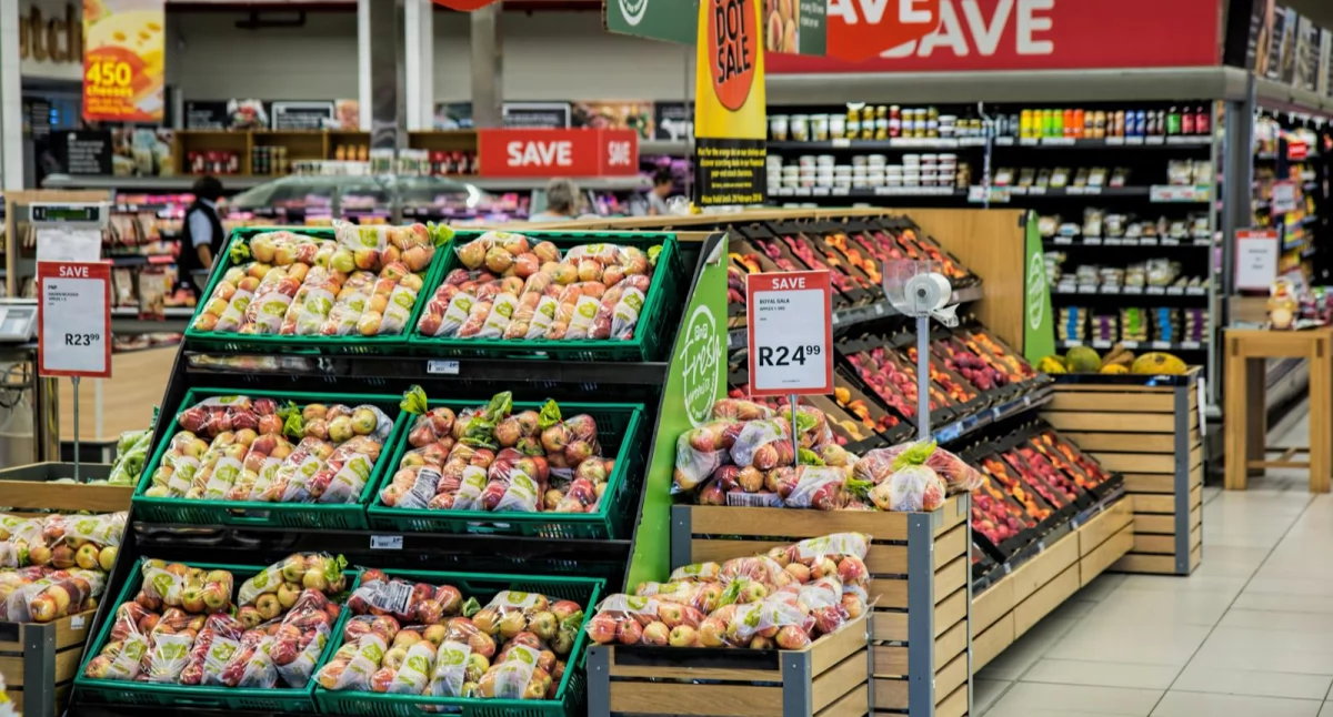 Informator / Materiały zewnętrzne , Prawidłowa ekspozycja towarów supermarketach - zdjęcie, fotografia