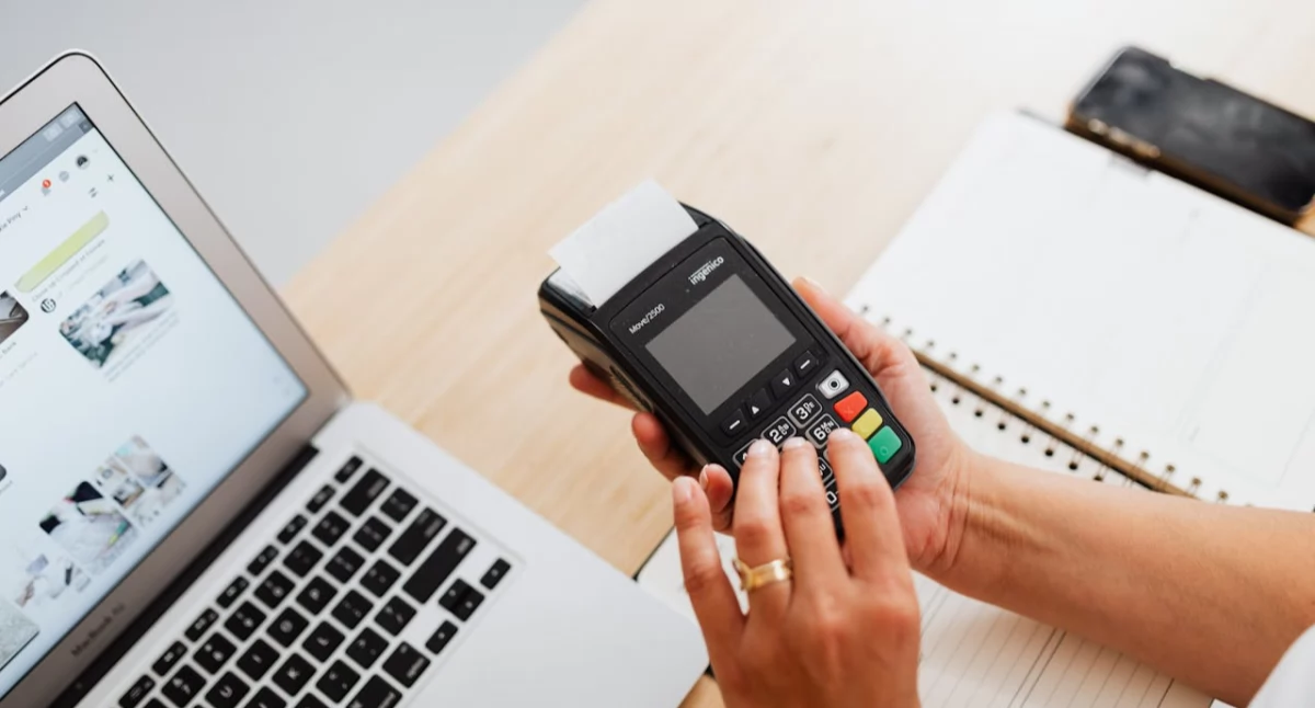 Informator / Materiały zewnętrzne , wynosi składka jednoosobowej firmy Przegląd aktualnych stawek zasad - zdjęcie, fotografia