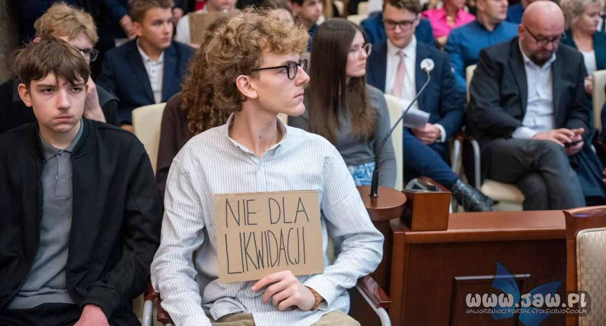 Likwidacja LO III w Jaworznie
