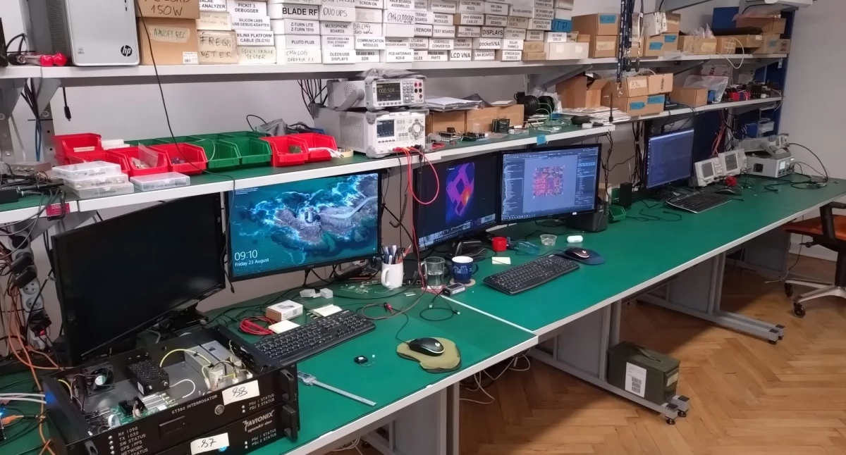 Informator / Materiały zewnętrzne , Stół serwisowy elektroniki komfort porządek precyzja Twoim warsztacie - zdjęcie, fotografia