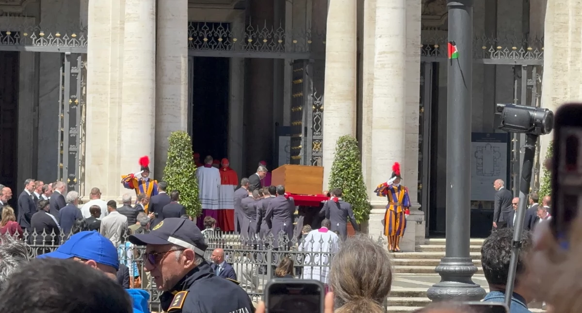 Kościół, Pożegnanie Papieża Franciszka relacja Watykanu Mirka Toszy Sebastiana Kreczmańskiego - zdjęcie, fotografia