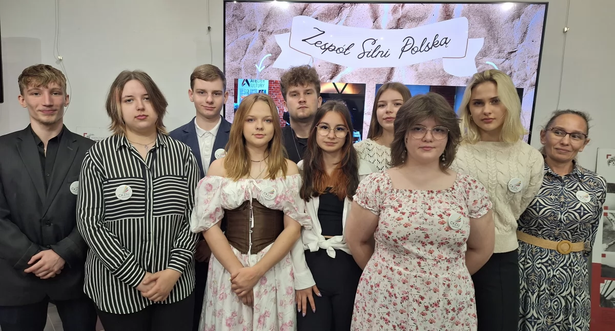 Edukacja, CKZiU ogólnopolskim projekcie „Silni Polską” - zdjęcie, fotografia