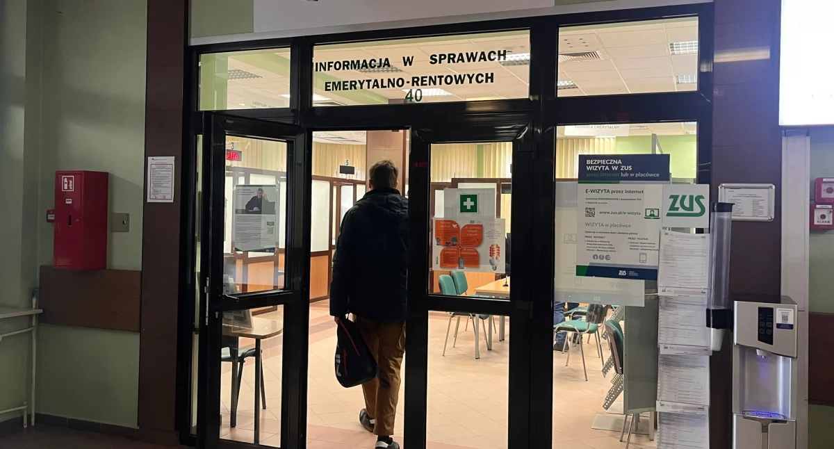 Życie miasta, Pobierasz świadczenie przedemerytalne pracujesz poinformuj zarobkach - zdjęcie, fotografia
