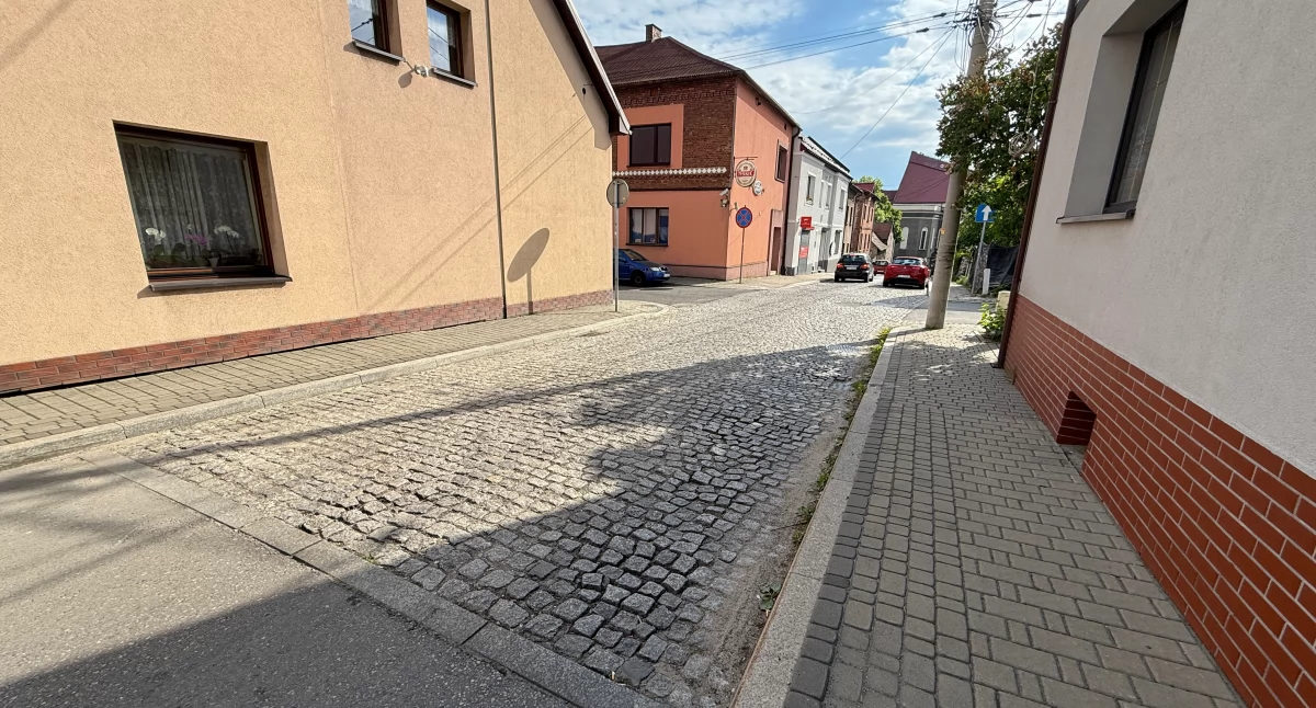 Drogi Jaworzno, kostka brukowa zniknie centrum Jaworzna zastąpi asfalt Miasto odpowiada sprawie - zdjęcie, fotografia