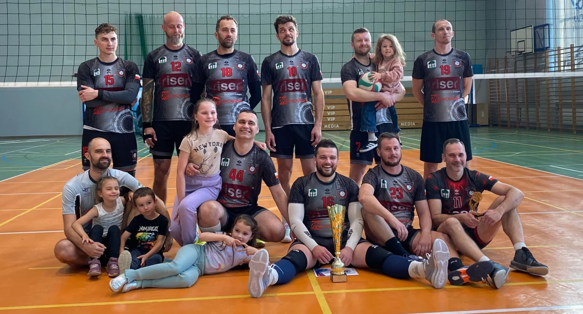 Sporty inne, Riser Volley znowu triumfuje - zdjęcie, fotografia