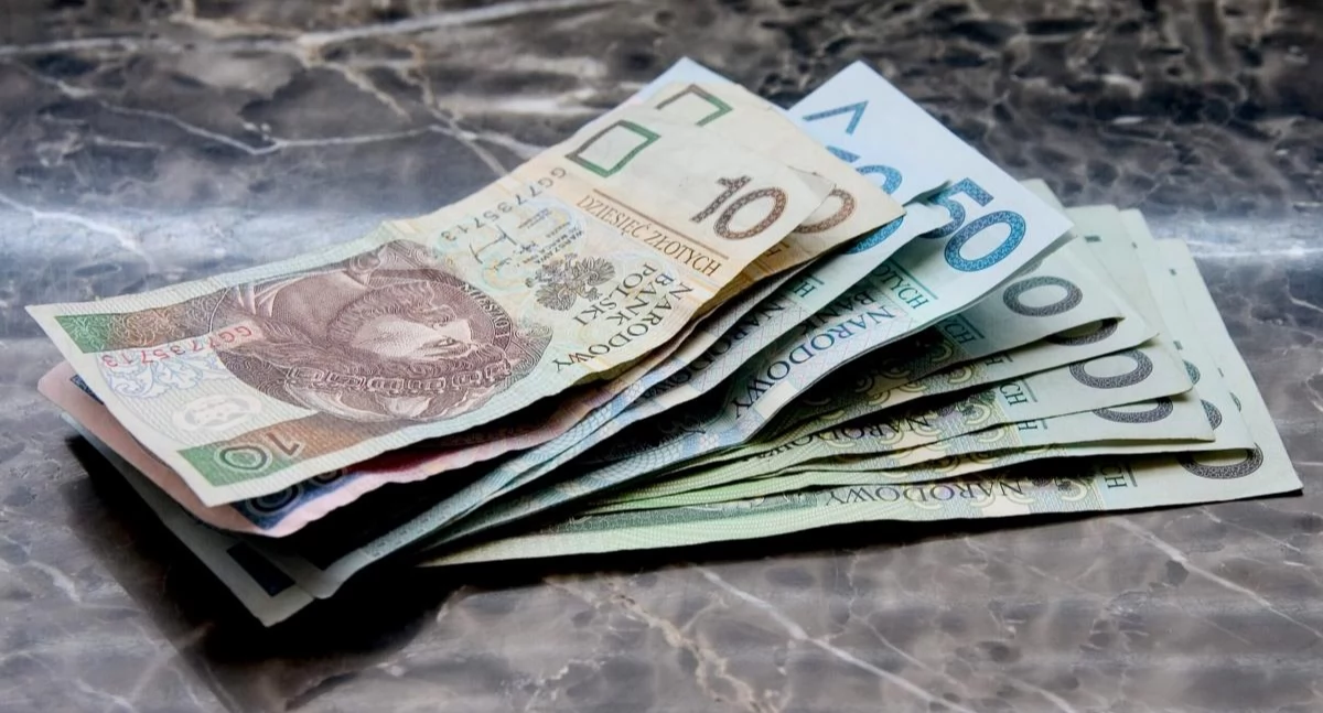 Życie miasta, Zwrot podatku emeryturę dodatkowe wsparcie finansowe seniorów - zdjęcie, fotografia