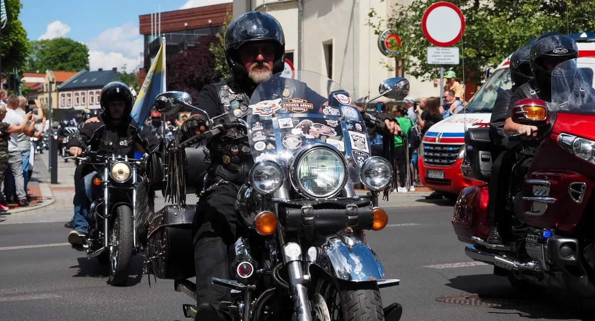 Życie miasta, Parada motocyklowa możliwe utrudnienia ruchu - zdjęcie, fotografia