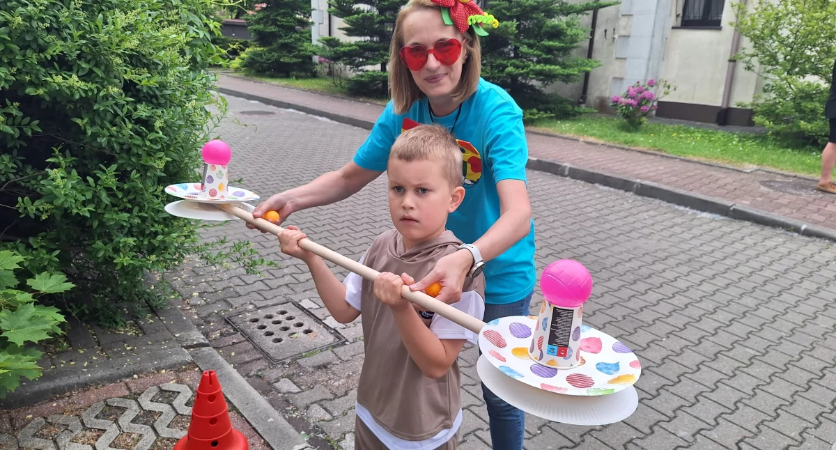 Życie miasta, Cyrkowy Dzień Dziecka Kultury Szczakowej - zdjęcie, fotografia