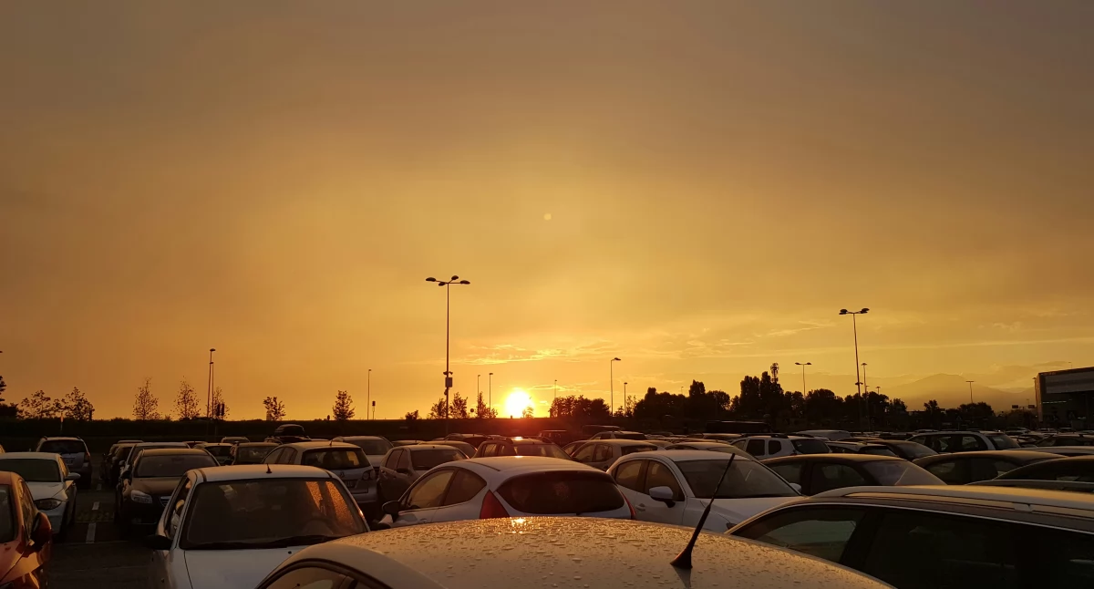 Informator / Materiały zewnętrzne , Parking Lotnisko Modlin Wybrać Najlepszą Opcję Twojego Samochodu - zdjęcie, fotografia