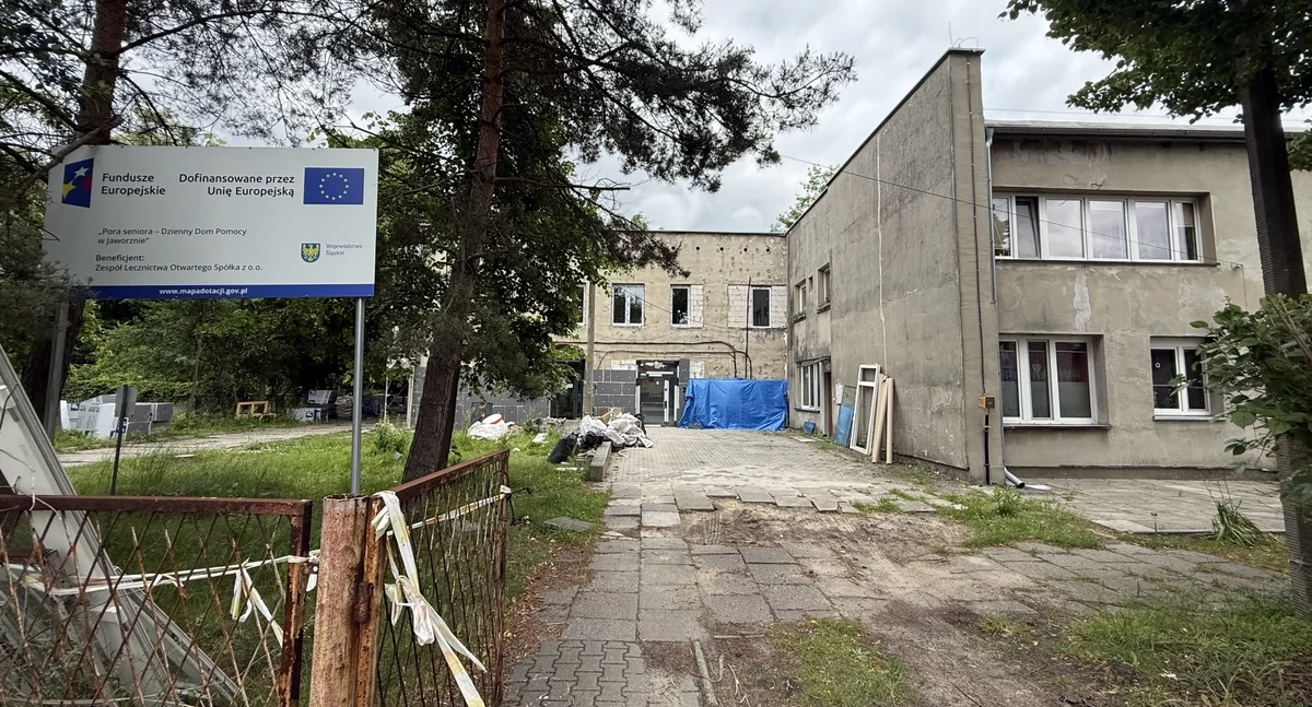 Zdrowie, pomocy seniora powstaje budynku Jeleniu - zdjęcie, fotografia