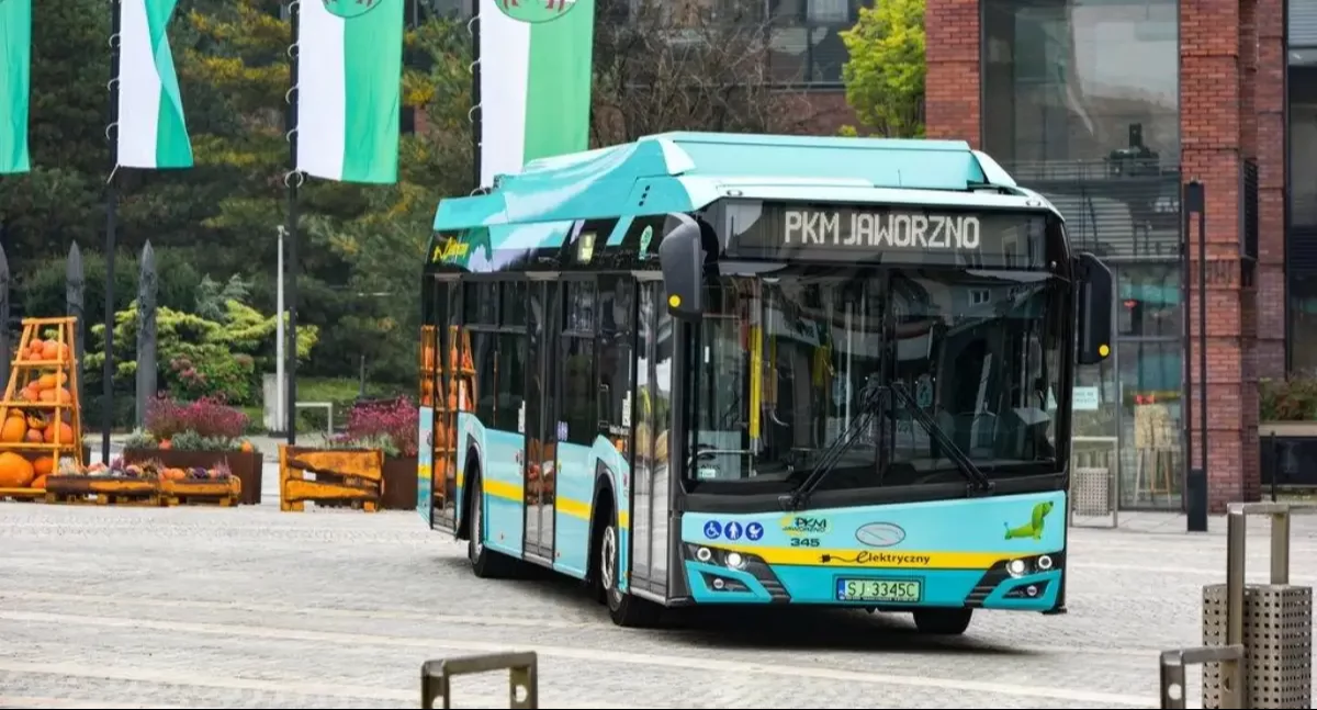 Życie miasta, Jaworzna Zmiany rozkładach autobusów - zdjęcie, fotografia