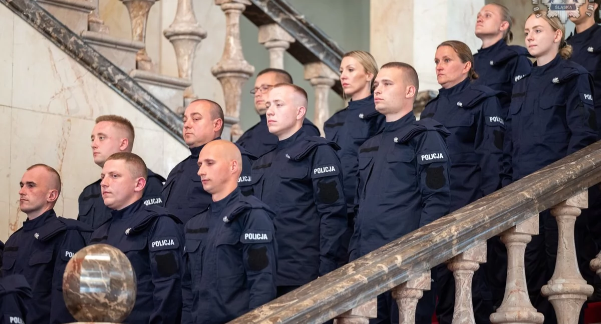 Życie miasta, policjanci złożyli ślubowanie - zdjęcie, fotografia