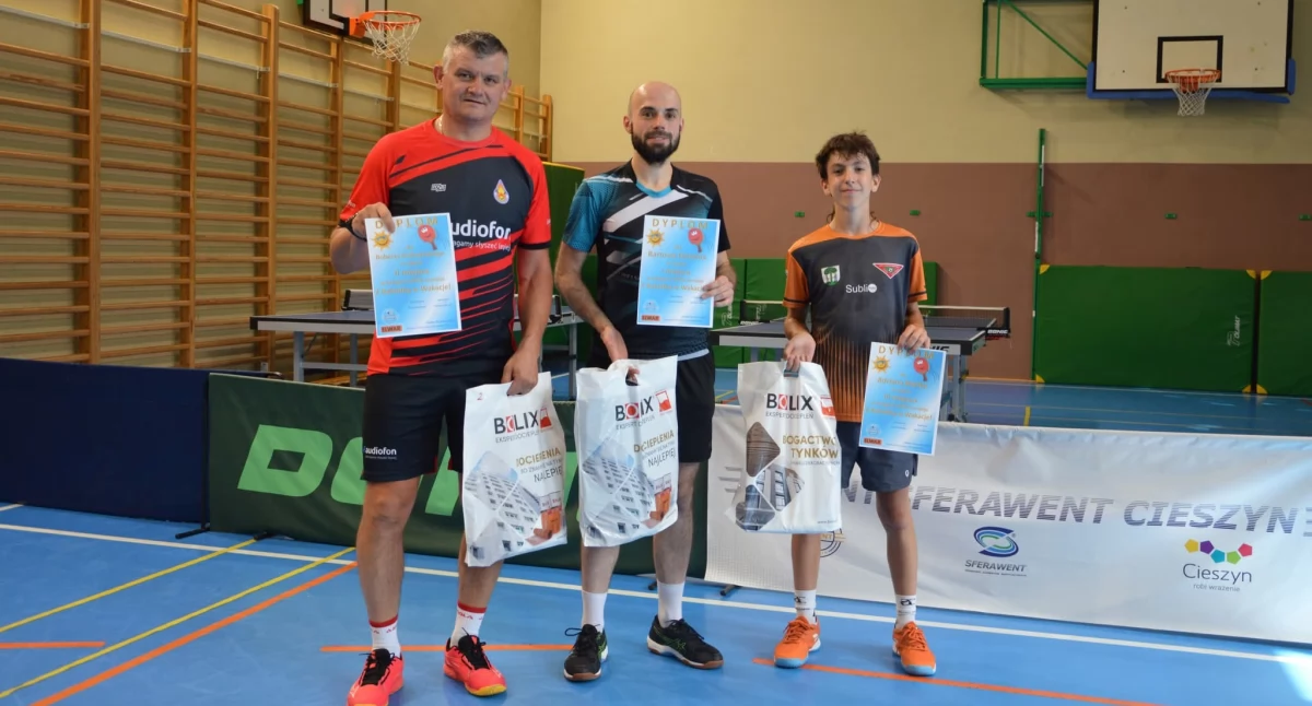 Sporty inne, Jaworzniccy tenisiści stołowi sukcesami Cieszynie - zdjęcie, fotografia
