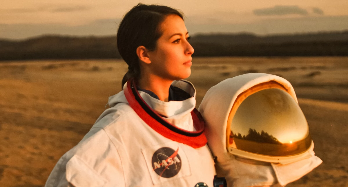 Ludzie, Wiktoria Dziaduła Jaworzna ekipie polskiego astronauty Sławosza Uznańskiego Wiśniewskiego - zdjęcie, fotografia