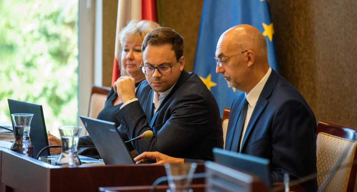 Życie miasta, Podwyżki prezydentów miast będą zarabiać - zdjęcie, fotografia