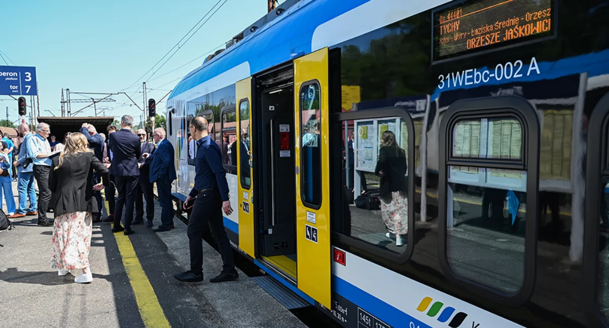 Życie miasta, Pierwsze statystyki połączeń Kolei Śląskich trasie Tychy Orzesze Jaśkowice - zdjęcie, fotografia