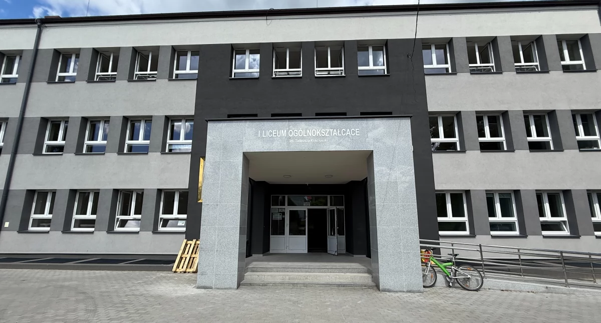 Edukacja, Coraz mniej uczniów uczęszcza lekcje religii Statystyki szkołach ponadpodstawowych - zdjęcie, fotografia