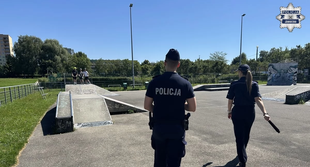 Życie miasta, Bezpieczne korzystanie skateparków działania profilaktyczne jaworznickiej policji - zdjęcie, fotografia