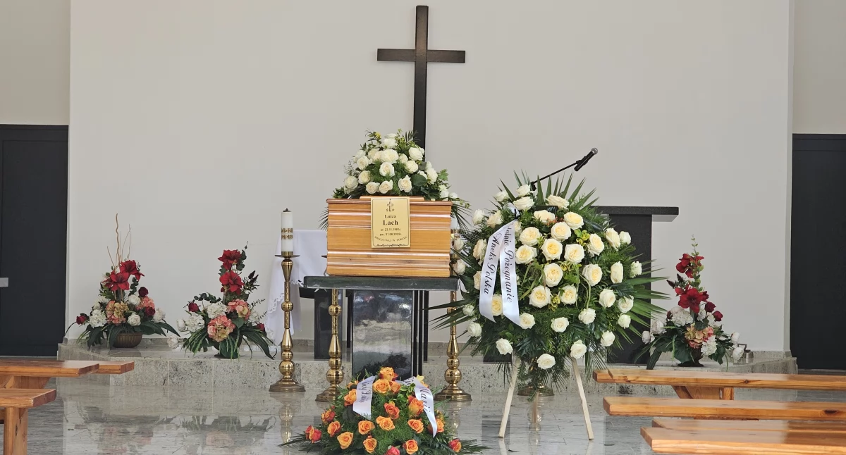 Ludzie, Rodzina przyjaciele pożegnali Luizę Dziś odbył pogrzeb - zdjęcie, fotografia