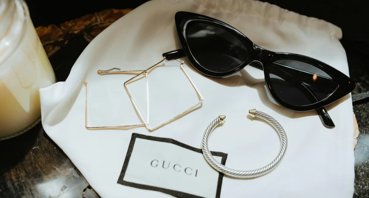 Informator / Materiały zewnętrzne , Kultowe ubrania dodatki Gucci znaleźć perełki drugiego obiegu - zdjęcie, fotografia