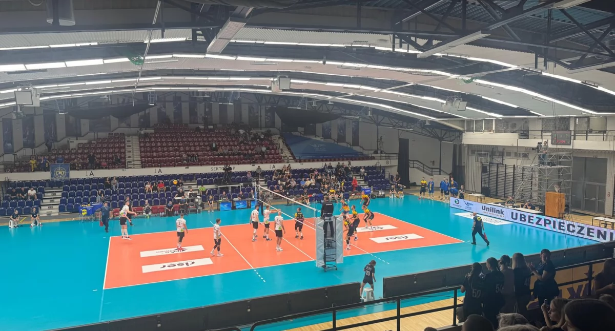 Sporty inne, Jaworzno zaczyna sezon zwycięstwa! MCKiS Jaworzno wygrywa Leonardo Świdnik - zdjęcie, fotografia