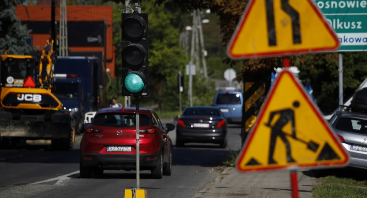Do końca września mieszkańcy i kierowcy muszą się liczyć z utrudnieniami w ruchu na Górze Piasku. Fot Patrycja Koprzak